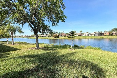 Casa en alquiler en Poinciana, Florida, 2 dormitorios, 116.87 m2 № 2280039 - foto 4