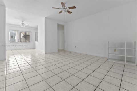 Apartment in Miami Beach, Florida 1 bedroom, 88.26 sq.m. № 1821899 - photo 1