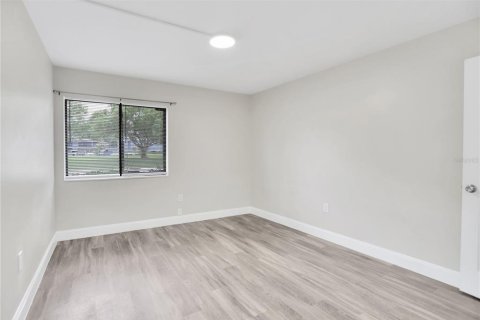 Condo in Orlando, Florida, 2 bedrooms  № 2400135 - photo 11