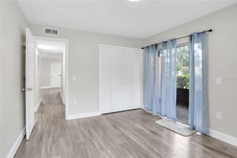 Condo in Orlando, Florida, 2 bedrooms  № 2400135 - photo 15