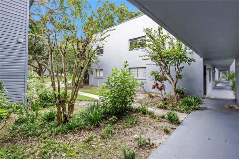 Condo in Orlando, Florida, 2 bedrooms  № 2400135 - photo 21