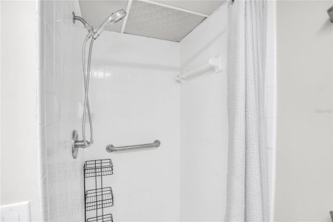 Condo in Orlando, Florida, 2 bedrooms  № 2400135 - photo 14