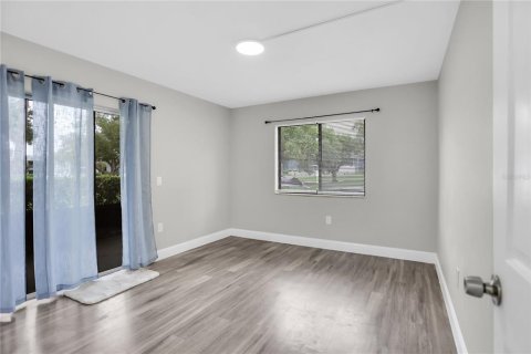 Condo in Orlando, Florida, 2 bedrooms  № 2400135 - photo 16