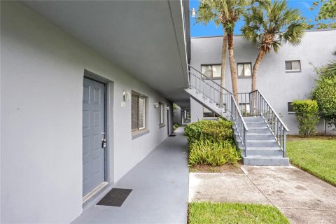 Condo in Orlando, Florida, 2 bedrooms  № 2400135 - photo 20