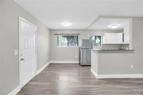 Condo in Orlando, Florida, 2 bedrooms  № 2400135 - photo 3