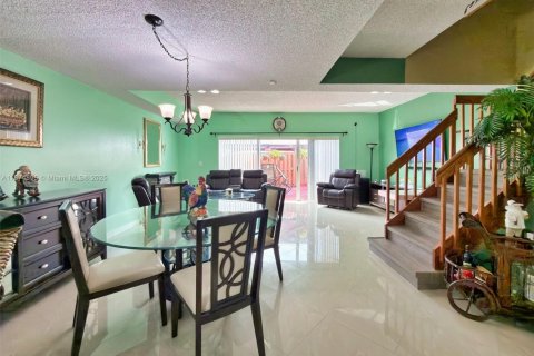 Copropriété à vendre à Miami, Floride: 3 chambres, 140.75 m2 № 1895946 - photo 3