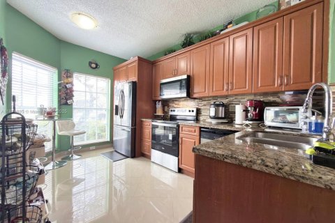 Copropriété à vendre à Miami, Floride: 3 chambres, 140.75 m2 № 1895946 - photo 6