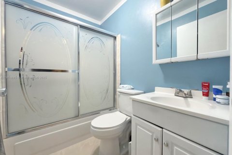 Copropriété à vendre à Miami, Floride: 3 chambres, 140.75 m2 № 1895946 - photo 21