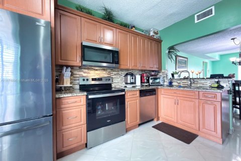 Copropriété à vendre à Miami, Floride: 3 chambres, 140.75 m2 № 1895946 - photo 7