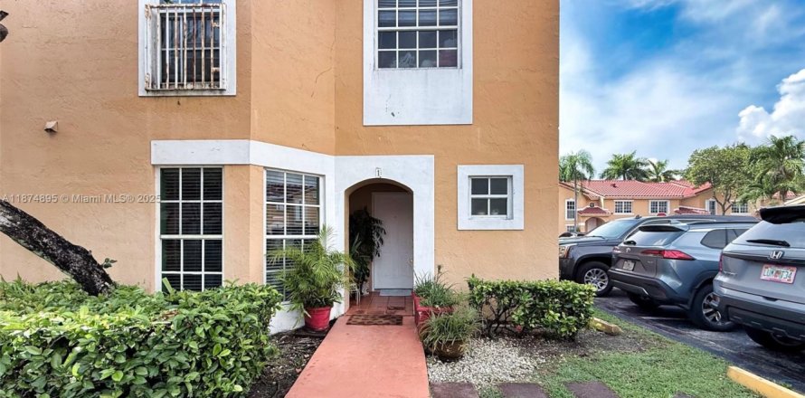 Condo in Miami, Florida, 3 bedrooms № 1895946