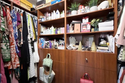 Copropriété à vendre à Miami, Floride: 3 chambres, 140.75 m2 № 1895946 - photo 19