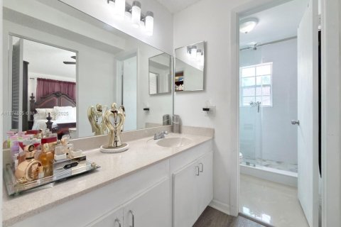 Copropriété à vendre à Miami, Floride: 3 chambres, 140.75 m2 № 1895946 - photo 17