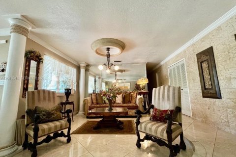 Villa ou maison à vendre à Miami, Floride: 4 chambres, 313.36 m2 № 2076337 - photo 4