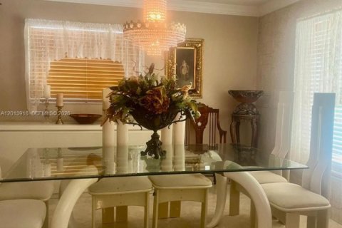 Villa ou maison à vendre à Miami, Floride: 4 chambres, 313.36 m2 № 2076337 - photo 5