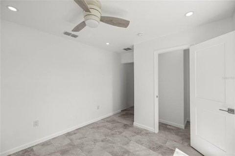 Снять в аренду таунхаус в Уиллистон, Флорида 6 комнат, 92.9м2, № 2102001 - фото 13