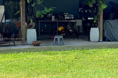 Villa ou maison à vendre à Miami, Floride: 3 chambres № 2013750 - photo 24