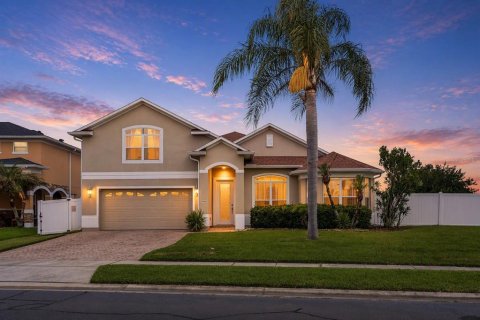 House in Kissimmee, Florida 4 bedrooms, 238.39 sq.m. № 2099765