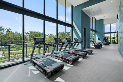 Condominio en alquiler en Hallandale Beach, Florida, 2 dormitorios, 117.43 m2 № 1952693 - foto 14