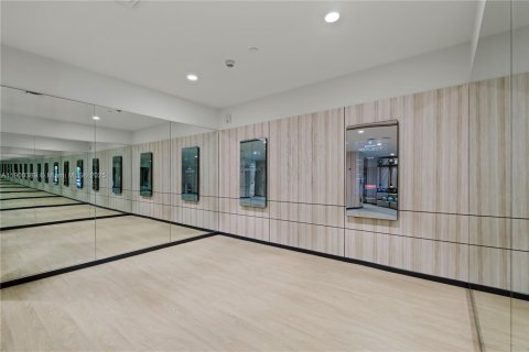 Condominio en alquiler en Hallandale Beach, Florida, 2 dormitorios, 117.43 m2 № 1952693 - foto 25