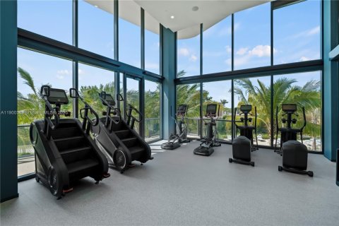 Condominio en alquiler en Hallandale Beach, Florida, 2 dormitorios, 117.43 m2 № 1952693 - foto 17