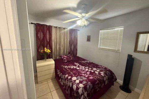 House in Miami, Florida 3 bedrooms, 97.08 sq.m. № 1946242 - photo 20