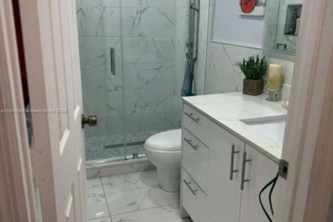 House in Miami, Florida 3 bedrooms, 97.08 sq.m. № 1946242 - photo 14
