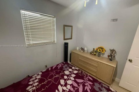 House in Miami, Florida 3 bedrooms, 97.08 sq.m. № 1946242 - photo 18