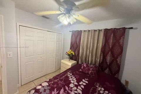 House in Miami, Florida 3 bedrooms, 97.08 sq.m. № 1946242 - photo 19