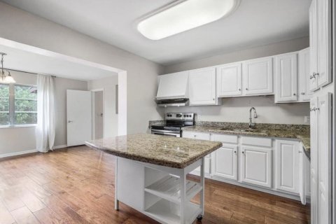 Casa en alquiler en West Palm Beach, Florida, 2 dormitorios, 131.18 m2 № 1139236 - foto 1