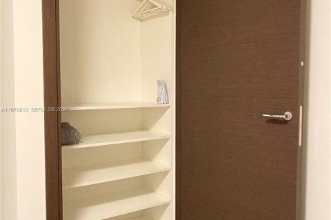 Снять в аренду кондоминиум в Майами, Флорида 2 спальни, 102.84м2, № 2079404 - фото 20