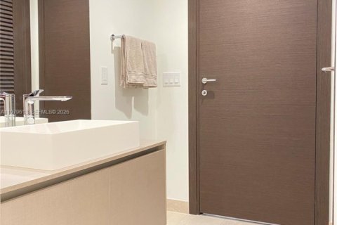 Снять в аренду кондоминиум в Майами, Флорида 2 спальни, 102.84м2, № 2079404 - фото 6