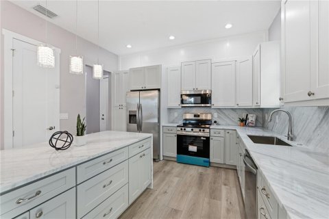 Villa ou maison à vendre à Saint Petersburg, Floride: 4 chambres, 198.44 m2 № 2144890 - photo 6