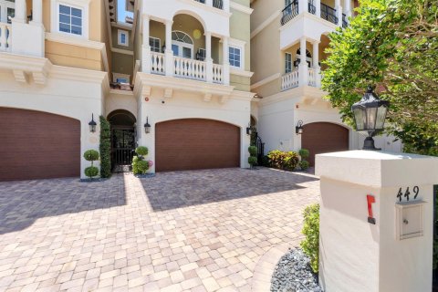 Townhouse in Deerfield Beach, Florida 4 bedrooms, 343.65 sq.m. № 2191067 - photo 3