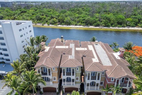 Townhouse in Deerfield Beach, Florida 4 bedrooms, 343.65 sq.m. № 2191067 - photo 13