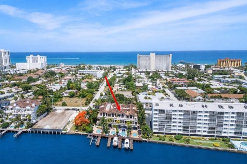 Townhouse in Deerfield Beach, Florida 4 bedrooms, 343.65 sq.m. № 2191067