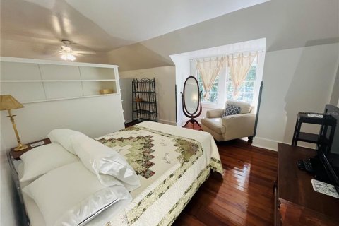 Villa ou maison à louer à Gainesville, Floride: 5 chambres, 297.29 m2 № 1869252 - photo 9