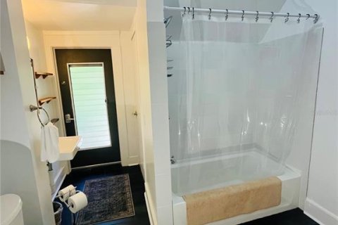 Villa ou maison à louer à Gainesville, Floride: 5 chambres, 297.29 m2 № 1869252 - photo 23