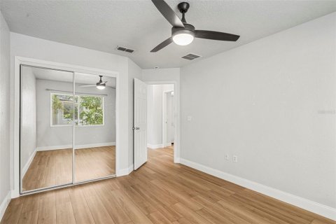 Condo in Orlando, Florida, 2 bedrooms  № 2205133 - photo 24