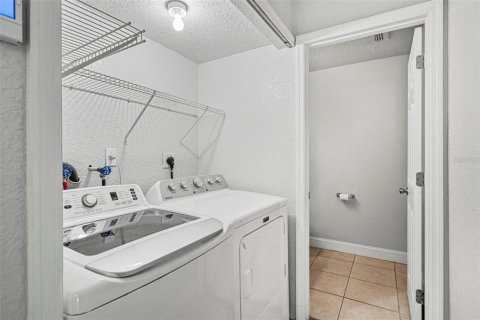 Condo in Orlando, Florida, 2 bedrooms  № 2205133 - photo 11
