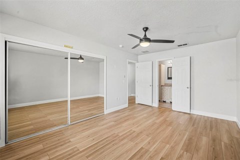 Condo in Orlando, Florida, 2 bedrooms  № 2205133 - photo 18