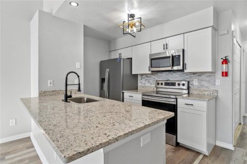Condo in Kissimmee, Florida, 3 bedrooms  № 2100023 - photo 8