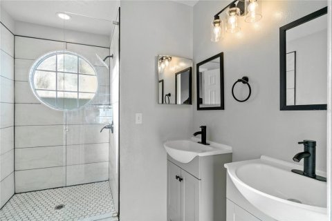Condo in Kissimmee, Florida, 3 bedrooms  № 2100023 - photo 23
