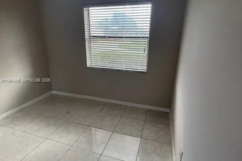 Condominio en alquiler en Miami, Florida, 2 dormitorios, 88.81 m2 № 2079941 - foto 19