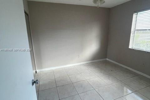 Condominio en alquiler en Miami, Florida, 2 dormitorios, 88.81 m2 № 2079941 - foto 18