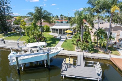 Villa ou maison à New Port Richey, Floride 2 chambres, 153.75 m2 № 2396770