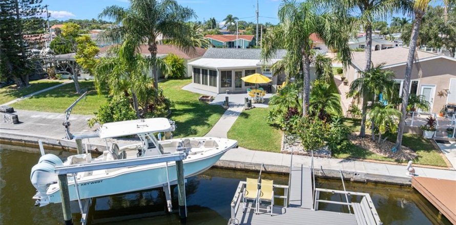 Villa ou maison à New Port Richey, Floride 2 chambres, 153.75 m2 № 2396770