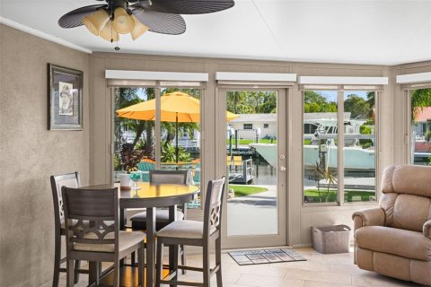 Villa ou maison à vendre à New Port Richey, Floride: 2 chambres, 153.75 m2 № 2396770 - photo 13