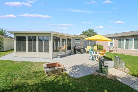 Villa ou maison à vendre à New Port Richey, Floride: 2 chambres, 153.75 m2 № 2396770 - photo 14