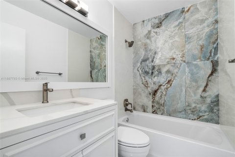 Adosado en alquiler en Boynton Beach, Florida, 2 dormitorios, 120.4 m2 № 1938796 - foto 16