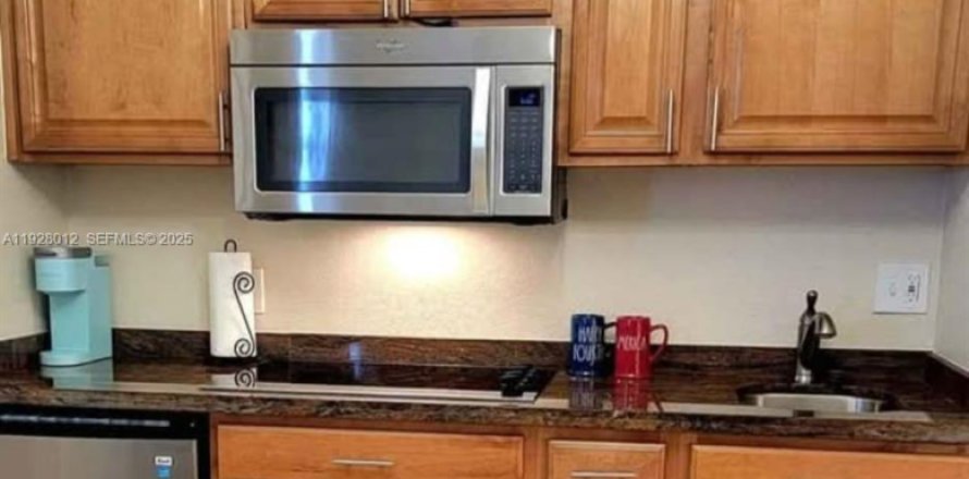 Appartement à Hollywood, Floride 1 chambre, 1038.55 m2 № 1988250